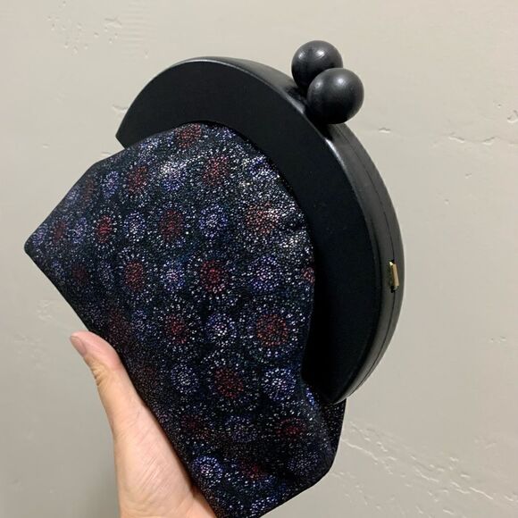 Oriental Style Genuine Leather Starburst Print, Wooden Frame Wristlet/CrossBody - Picture 12 of 16